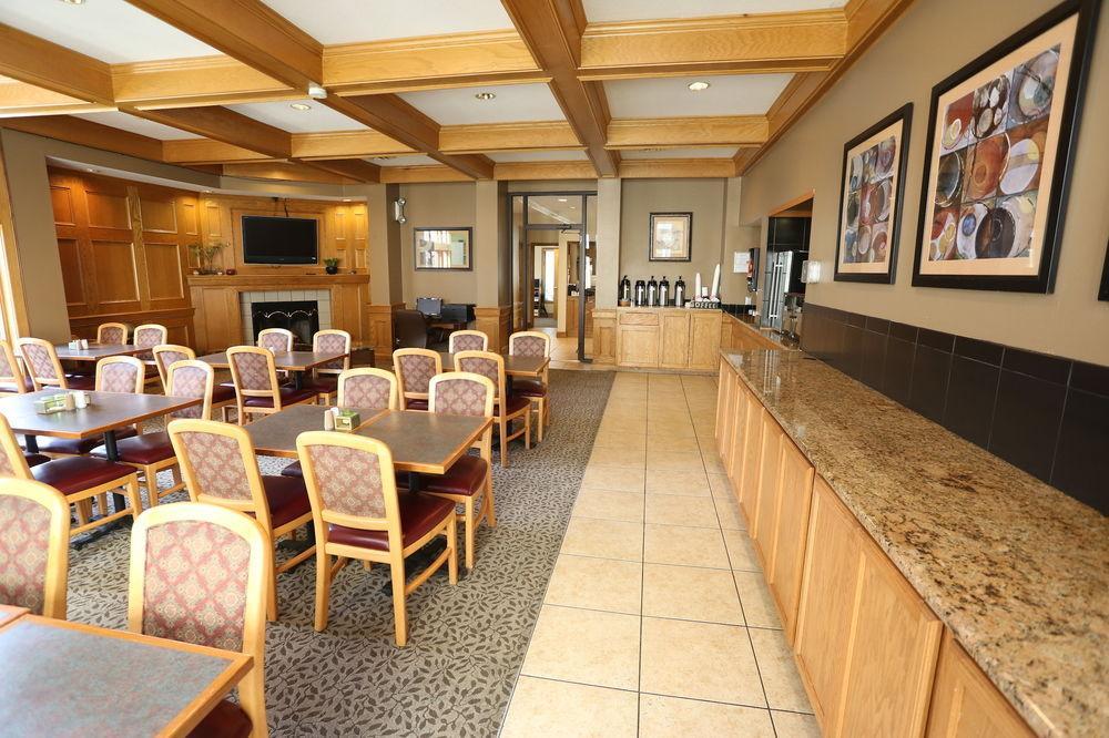 Sterling Hotel And Suites Clive ภายนอก รูปภาพ