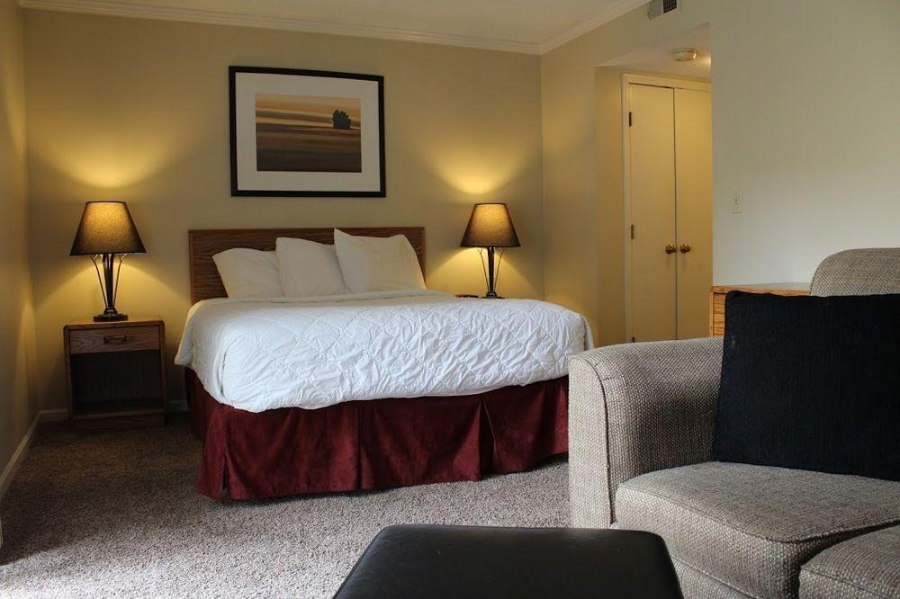 Sterling Hotel And Suites Clive ภายนอก รูปภาพ
