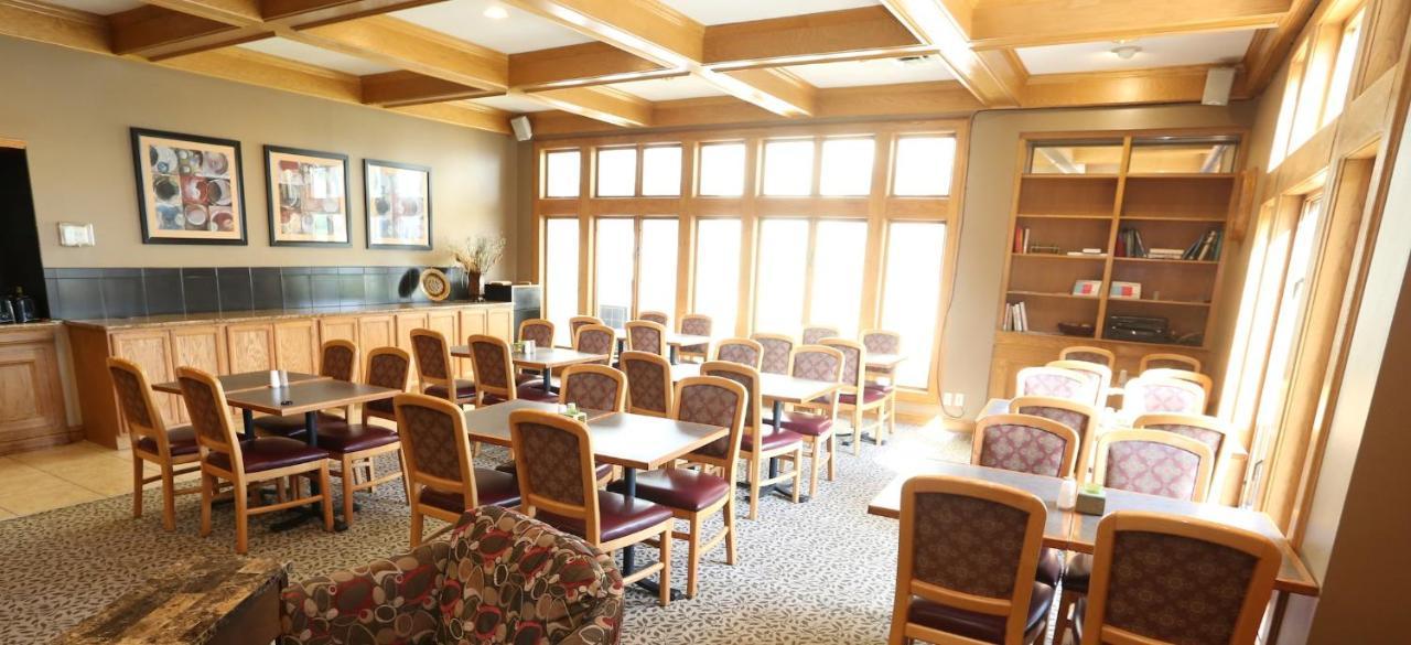 Sterling Hotel And Suites Clive ภายนอก รูปภาพ