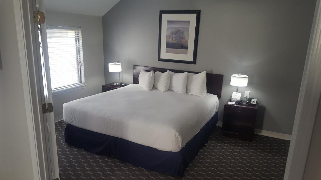 Sterling Hotel And Suites Clive ภายนอก รูปภาพ