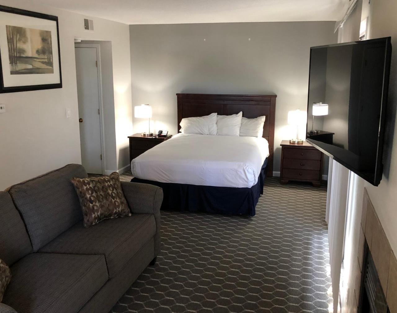 Sterling Hotel And Suites Clive ภายนอก รูปภาพ