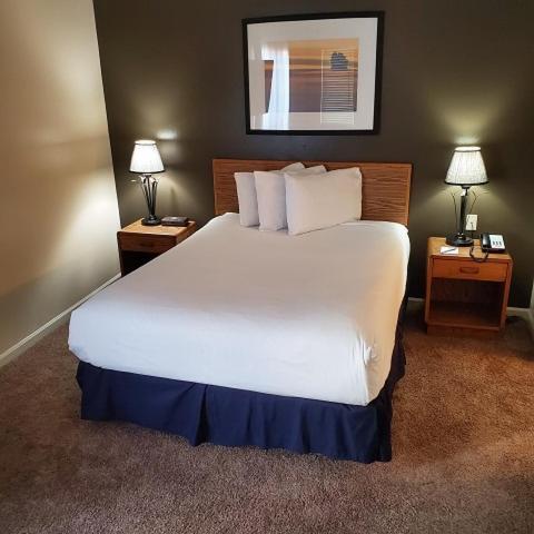 Sterling Hotel And Suites Clive ภายนอก รูปภาพ