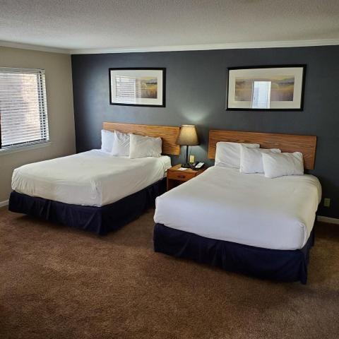 Sterling Hotel And Suites Clive ภายนอก รูปภาพ